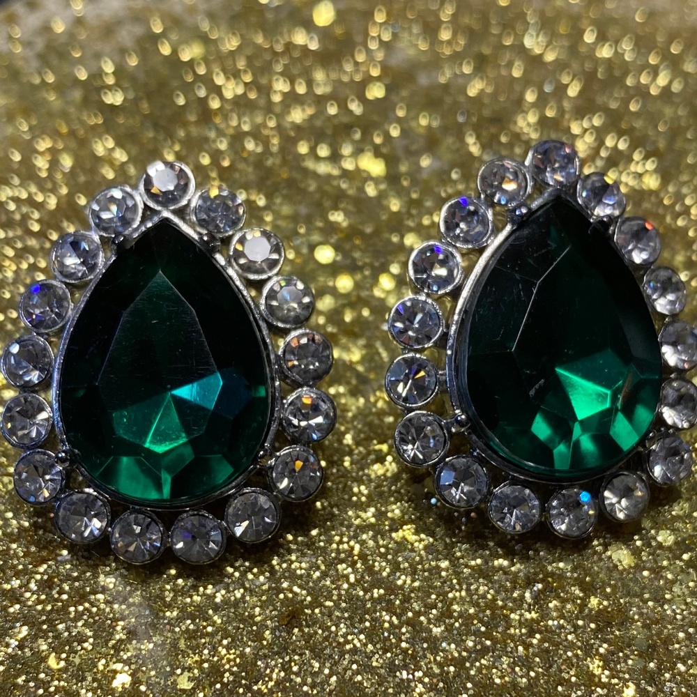 Vintage Emerald Green Crystal Earrings